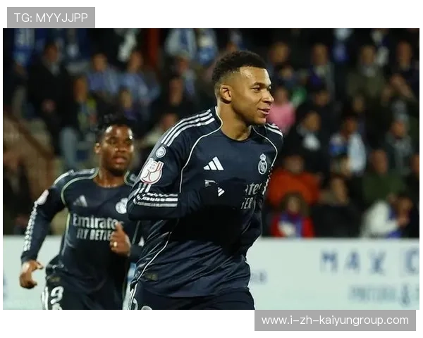 世界杯姆巴佩突破后低传门前造成乌龙球进账